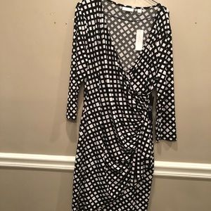 Flattering black and white geometric shapes dress